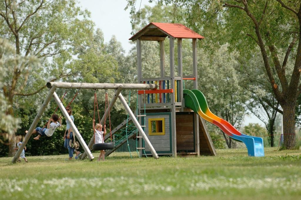 Hoteldorf Seepark Weiden Weiden am See Rom bilde